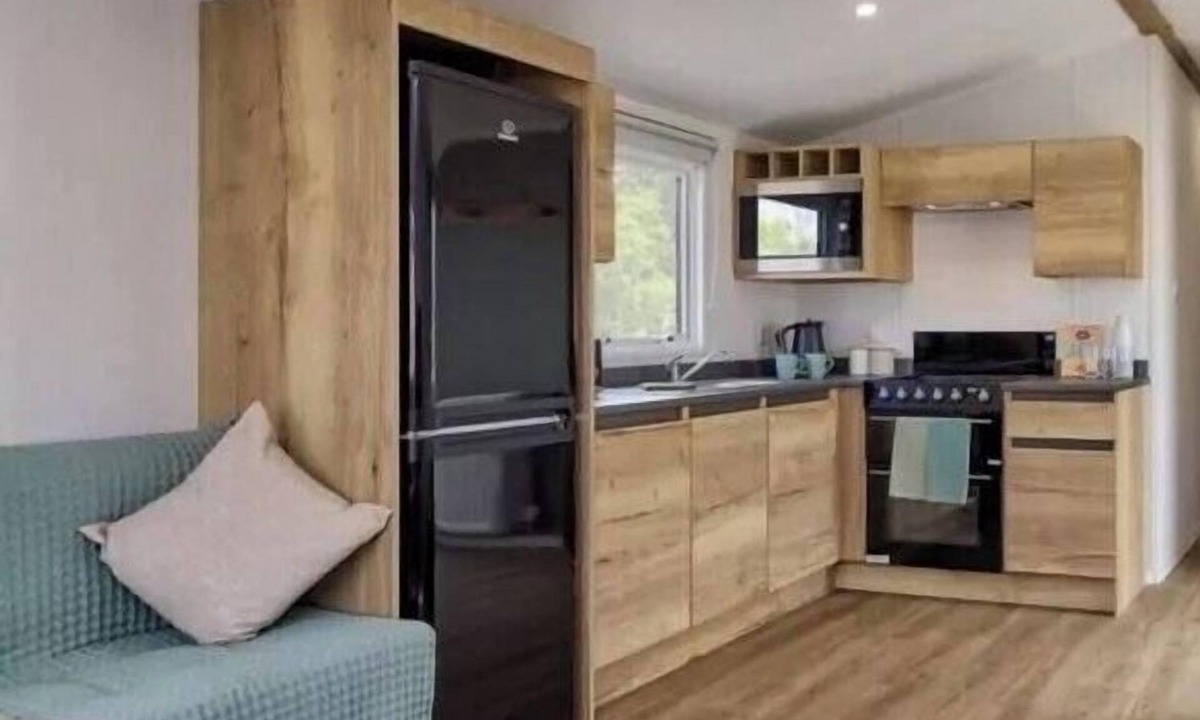 Great Houghton House | River Meadows Retreat. Contemporary, spacious caravan. 3 Bedroom, sleeps 8