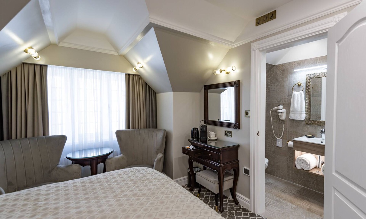 Ely Hotel | Riverside Inn