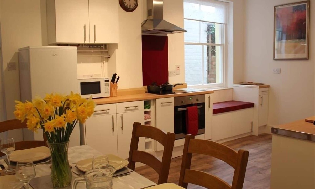 Salisbury Cottage | ROJOY, family friendly in Salisbury