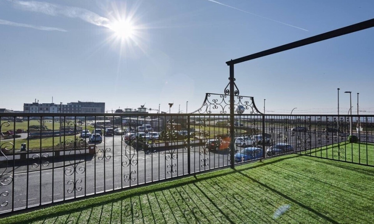 South Shore Apartment | Ruby Apartment · Ruby Suite Pleasure Beach 2Bed Balcony Apartment