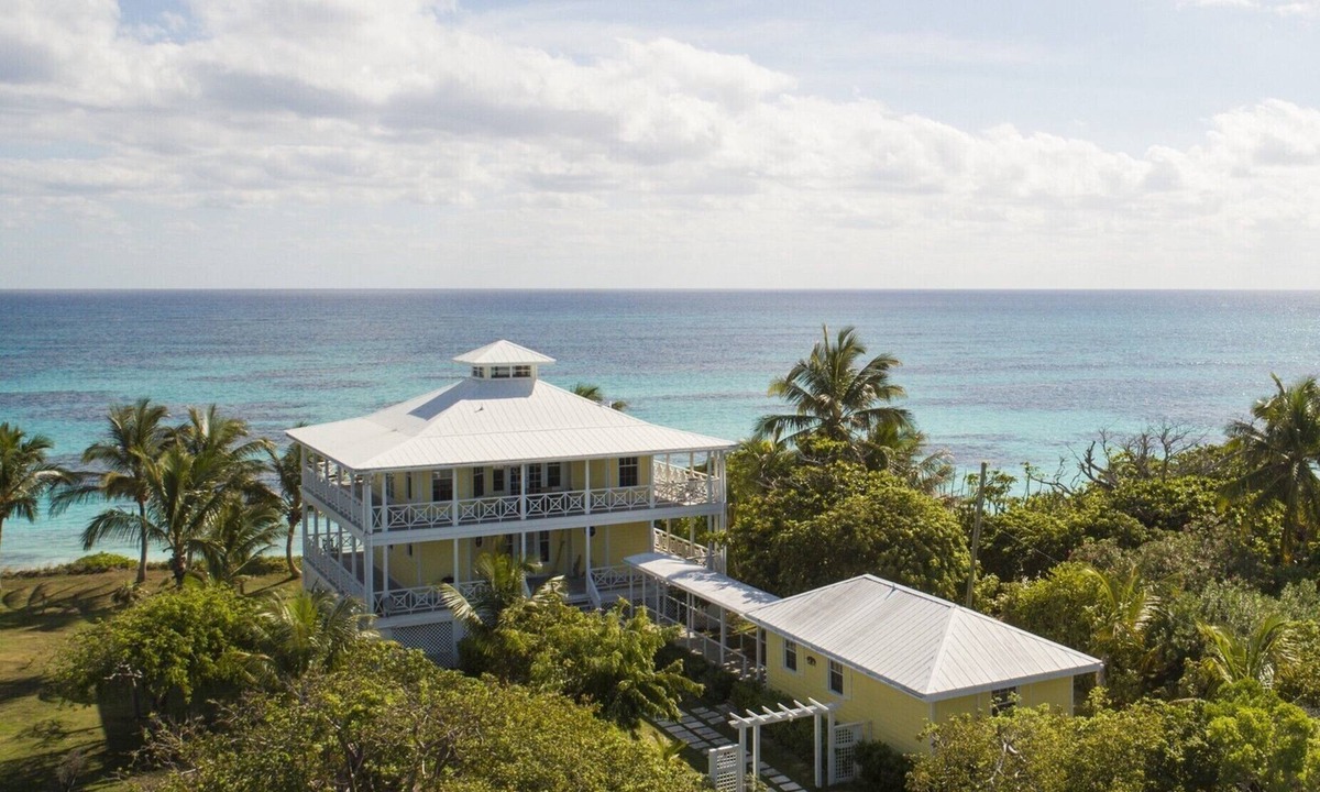 Hope Town House | Sandalwood is a breathtaking estate sitting on the North End.