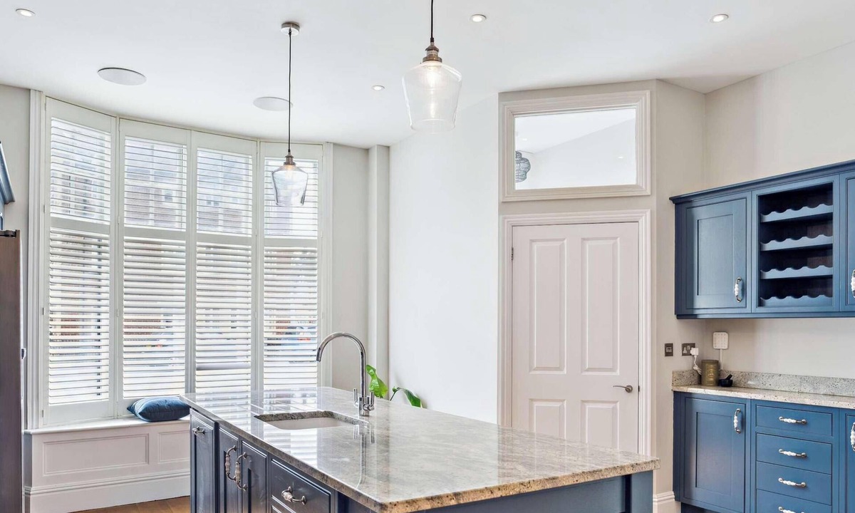 Henley House | Sapphire House - Newly Renovated 3-Bedroom Home