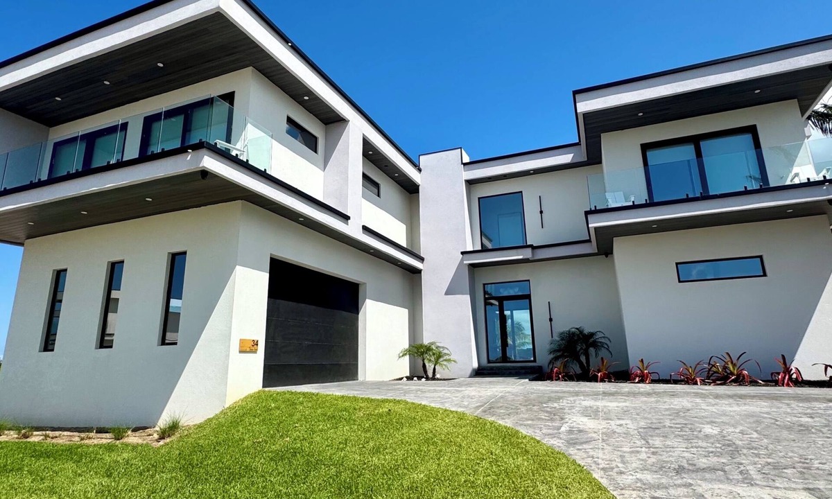 Rokers Point Villa | Sea Salt Villa - New Modern Large 7 Bedroom Luxury Villa + Concierge!