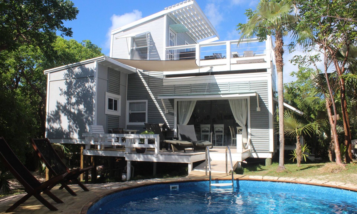 Governor's Harbour House | Sea Shanty - Ocean view, Private pool, Walk to Beach, Prime Central Location.
