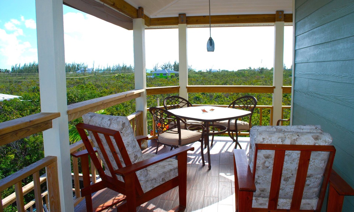 Morris Settlement House | Sea Views and Walk to the Beach! 2 Bedrooms/1 Bath/Full Kitchen