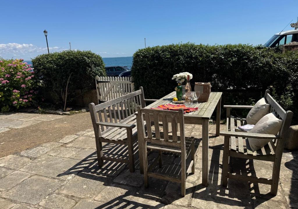Nettlestone Apartment | Sea views at Quay Rocks