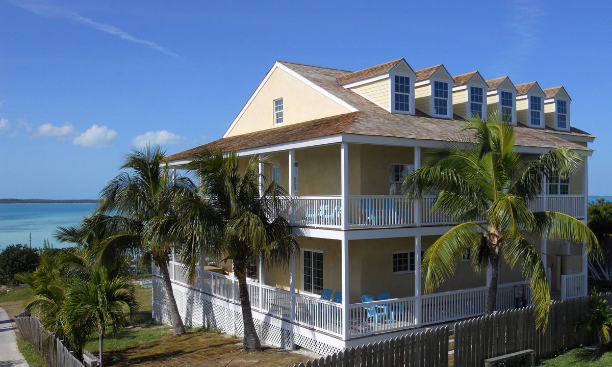 Dunmore Town House | Seadream House – Large 5-Bedroom Oceanview Retreat