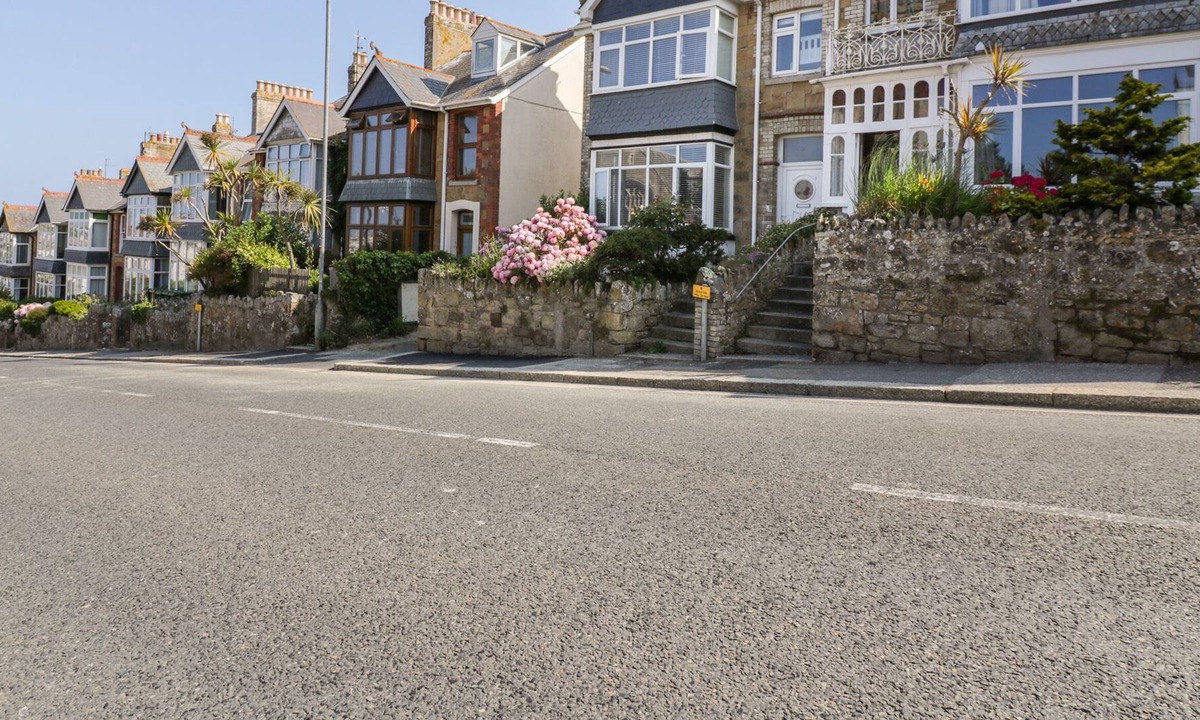 Newquay City Centre House | SEASCAPE, pet friendly, luxury holiday cottage in Newquay