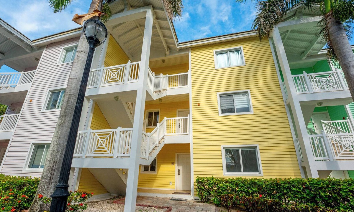 Alice Town Condo | Seaside Retreat: Charming 2BR Condo in Bimini Bay Community