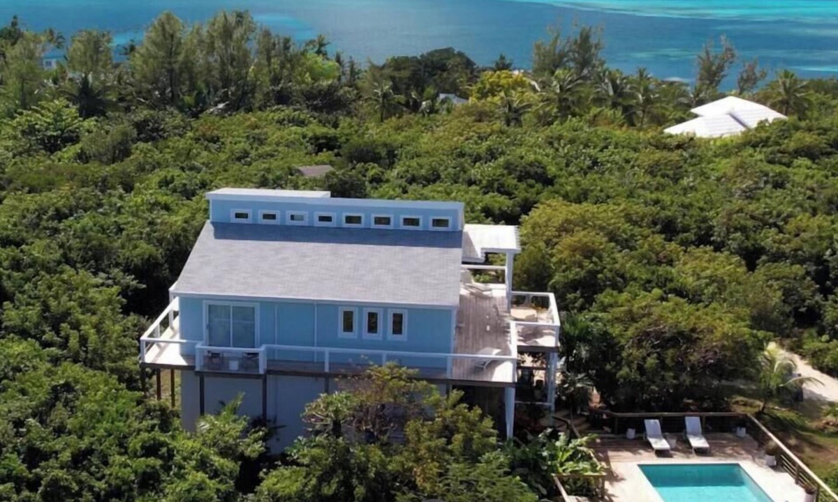 Hope Town House | Secluded 3 bedroom Pool, Sunset Views, A/C, Dog Friendly above the Jungle Canopy