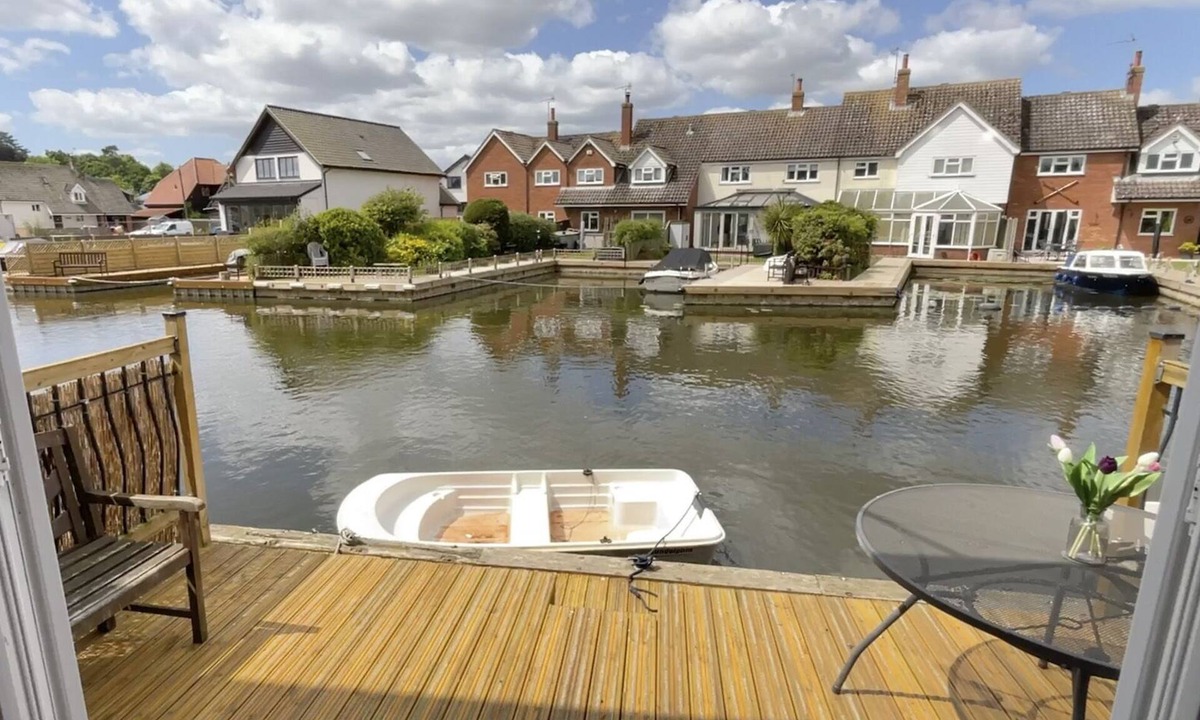 Hoveton Cottage | Self Catering 3 Bedroom Sunset Haven In Wroxham, Norfolk, Norfolk Broads, Eng