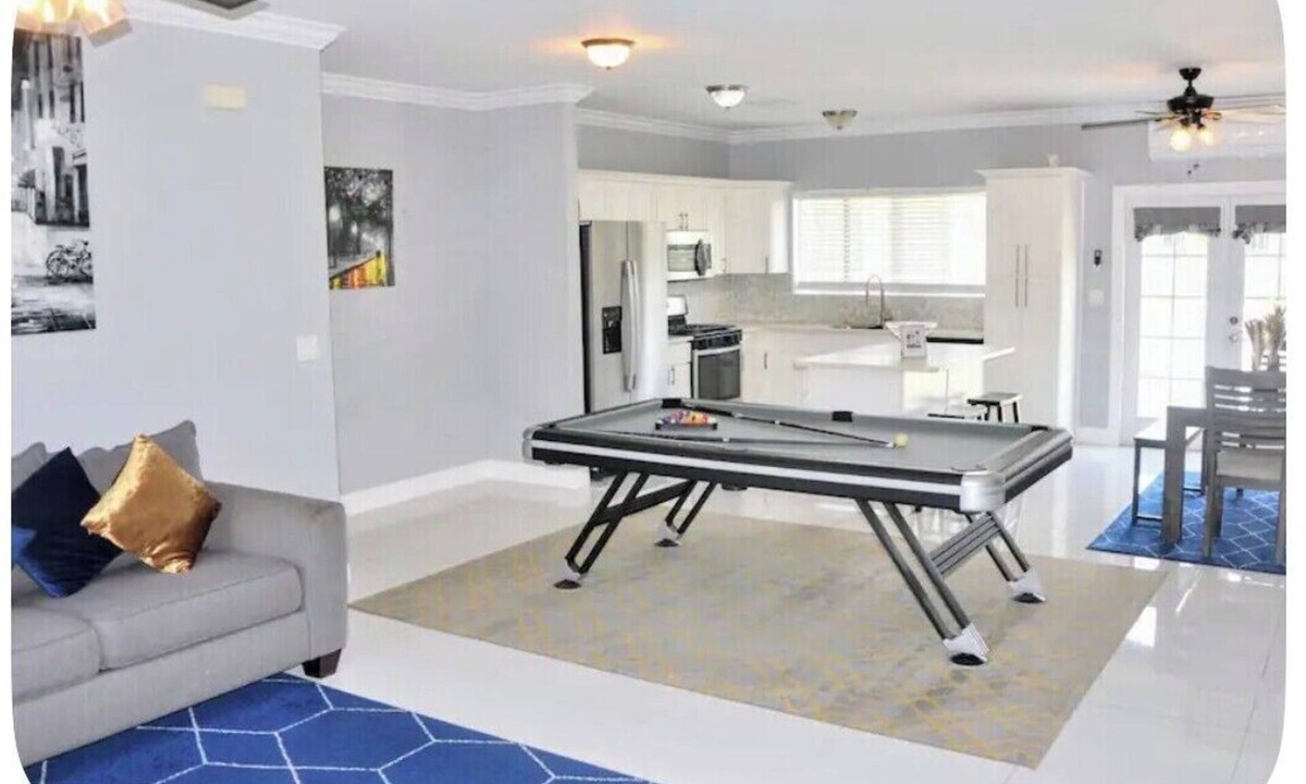 Greening Glade House | Serene 3-bedroom house with AC in charming Freeport