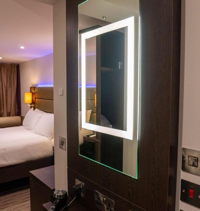 Bedford Hotel | SHARNBROOK INN self contained guest unit AIR CONDITIONED Santa Pod