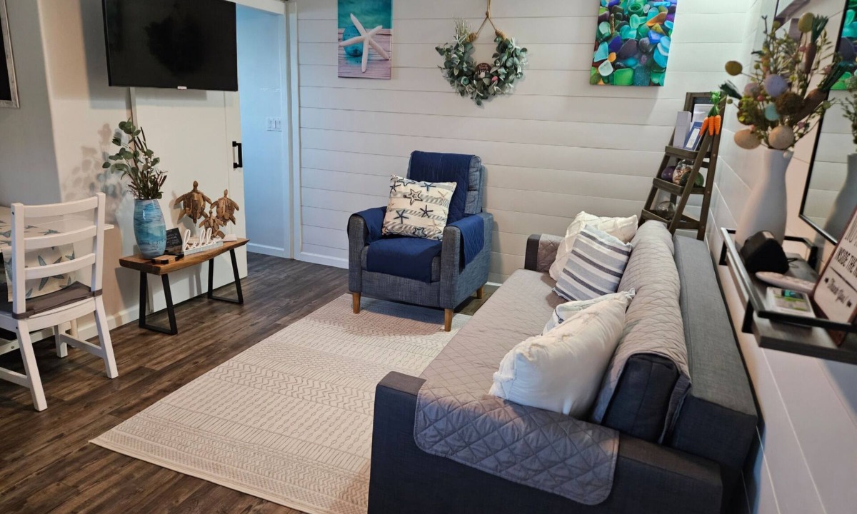 Green Turtle Cay House | SHIPWRECKED Charming 1 bedroom house on the beautiful island of Green Turtle Cay