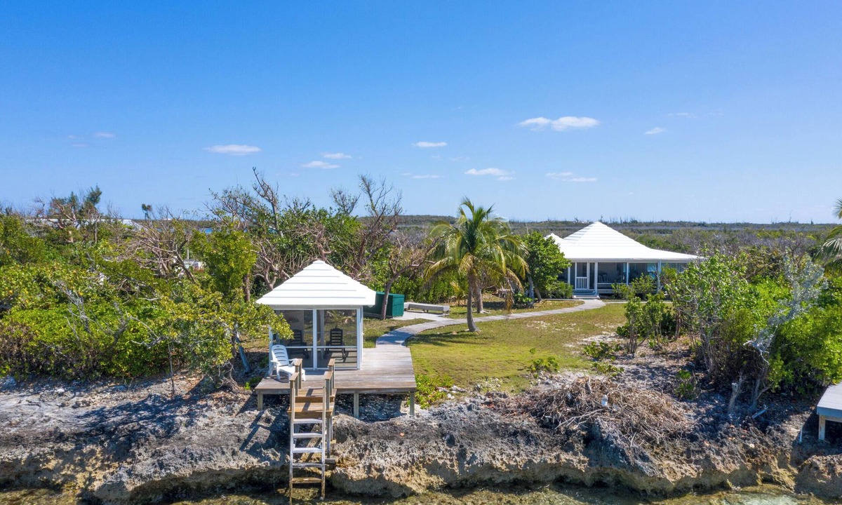 Green Turtle Cay Cottage | Shore Leave Cottage Waterfront Studio Cottage + Private Dock