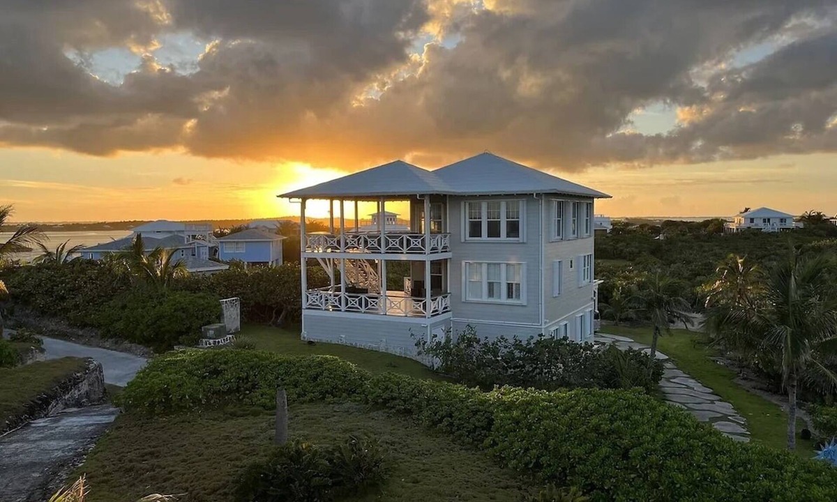 Hope Town House | Sky High Panoramic Views, Dock Slip, Steps to Tahiti Beach - Hope Town