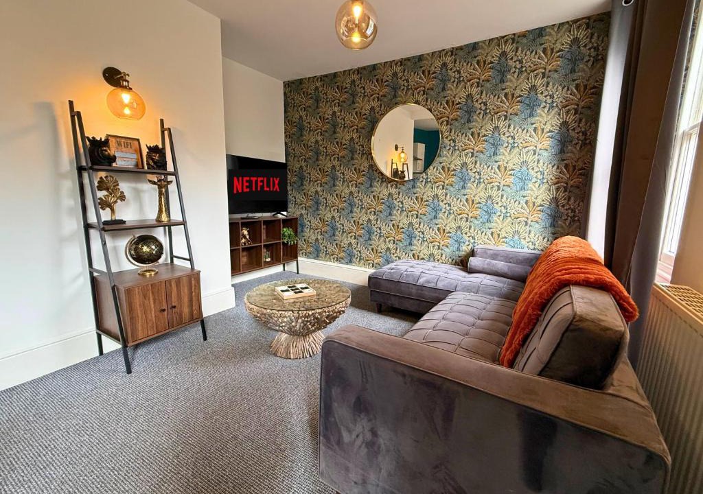 Hexham Apartment | Smart 3-Bed in Hexham-Ideal for Workers & Families
