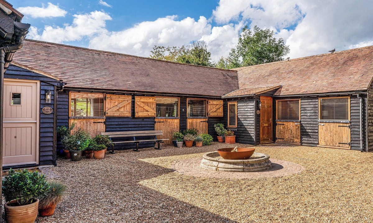 Bilting Cottage | South Stable at Crabtree Farm - UKC5375