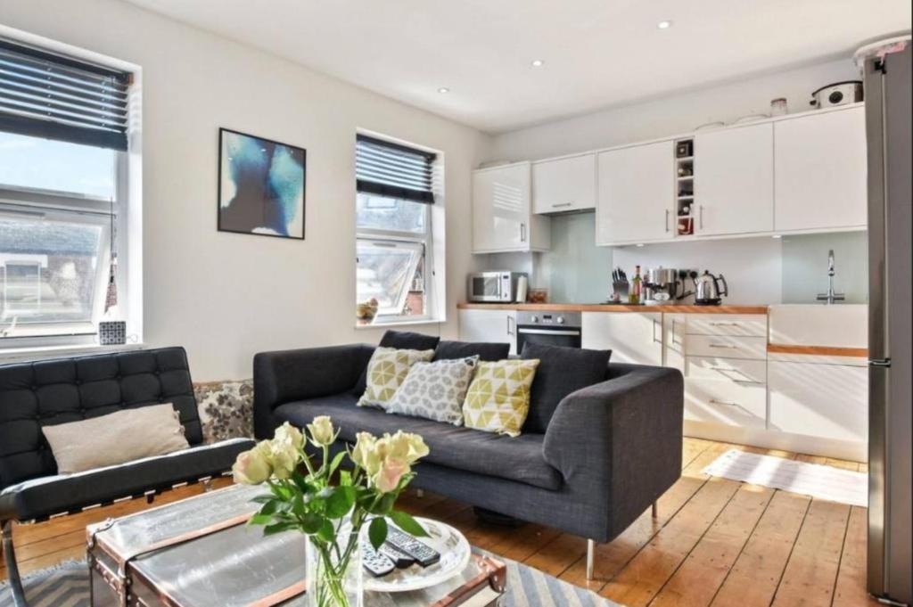 Kensal Green Apartment | Spacious 1 Bedroom Apartment in Kensal Green