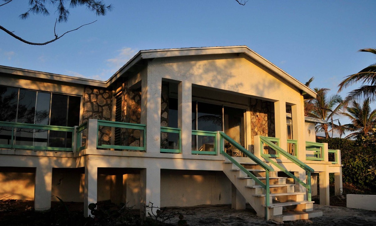 Stella Maris Villa | Spacious 2 bedroom- oceanfront Villa in Stella Maris