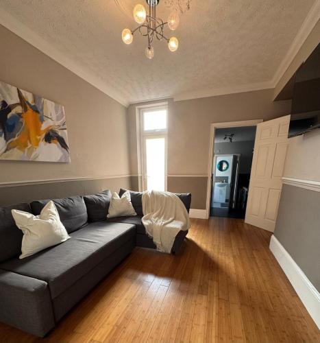 Gateshead Apartment | Spacious 2 BR Flat in Gateshead - Free Parking