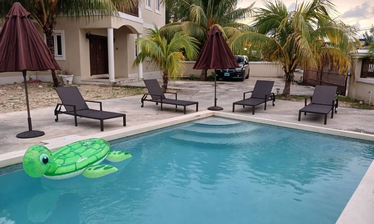 Nassau Apartment | Spacious 3-Bedroom Apartment with WiFi & AC in Lovely Nassau