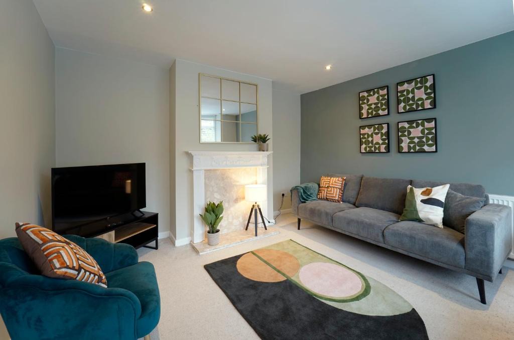 Wetherby House | Spacious 4 bed town house in central Wetherby, sleeps 9, perfect for contractors or groups