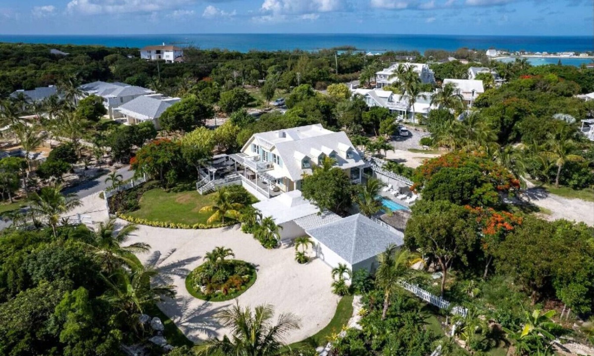 Governor's Harbour House | ✴Spacious 4BR 4.5BA Luxury Home w/Pool, Gym & Golf Cart✴