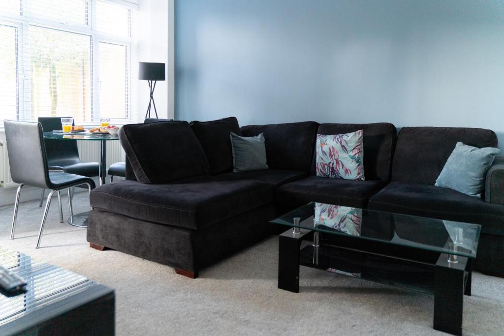 Kettering House | Spacious and Comfortable - 5 Bedroom Home