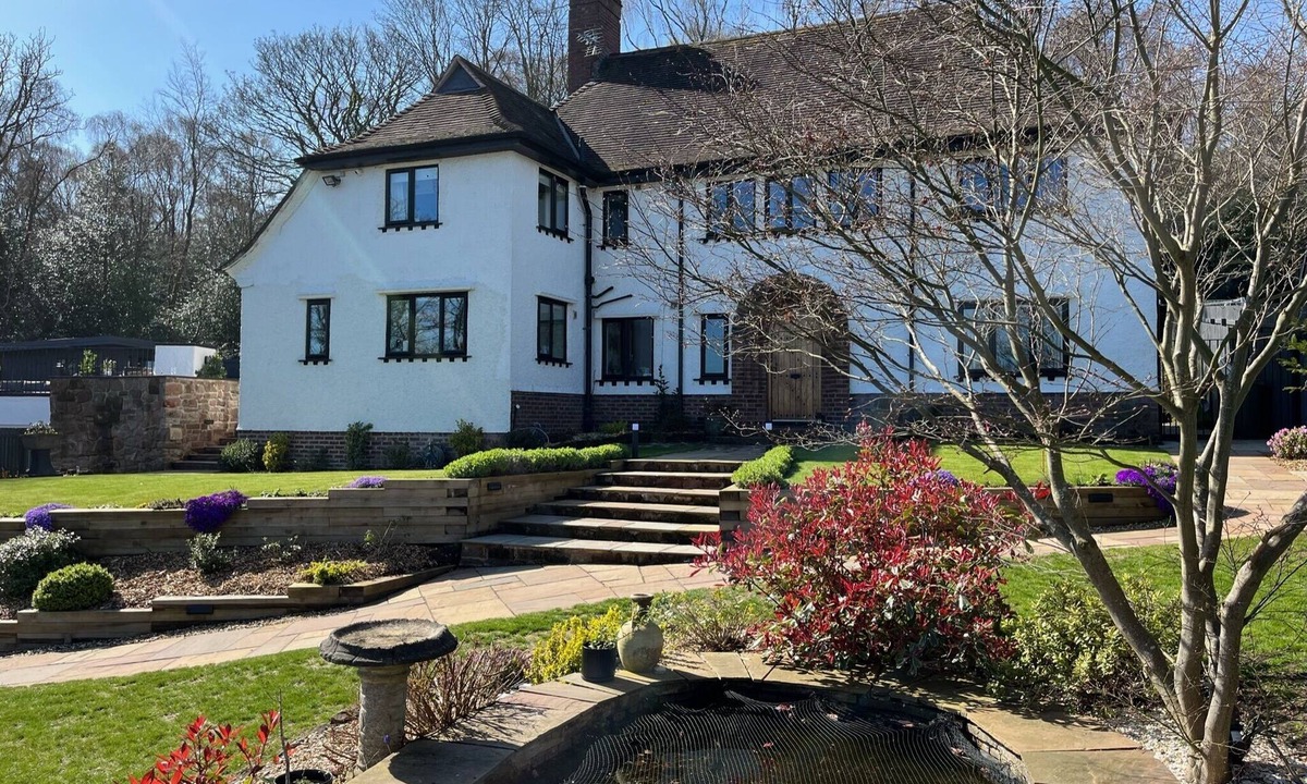 West Kirby House | Spacious & Elegant 6 Bedroom Period House in Caldy, Wirral.