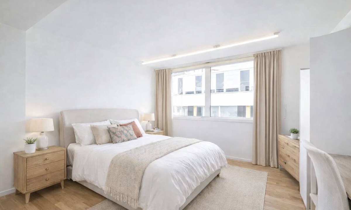 Fitzrovia Apartment | Spacious Fitzrovia Apt with Central AC