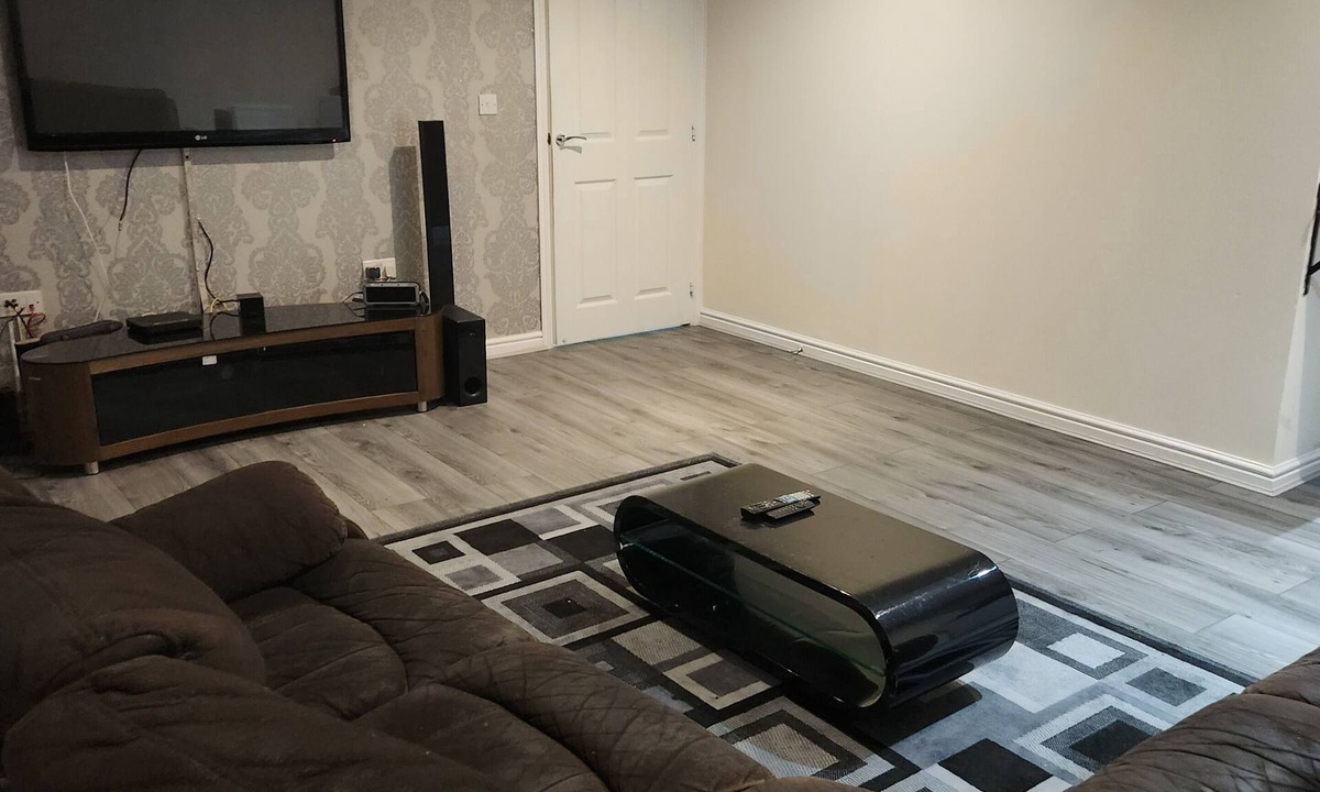 South Ockendon Apartment | SPACIOUS HOME AWAY FROM HOME