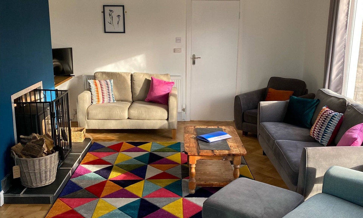 Crynant House | Spacious house close to Rhossili Bay & Wales Coastal Path