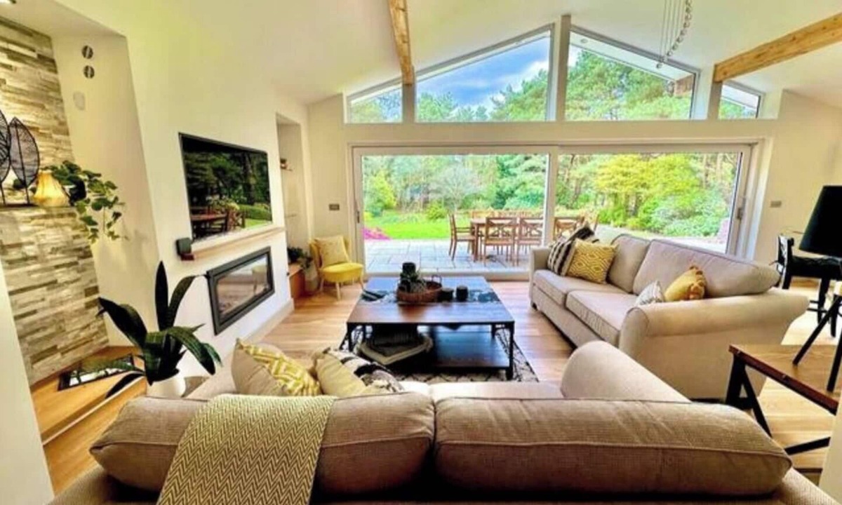 Ringwood House | Spacious Stylish Forest Escape | Kids Outdoor Play
