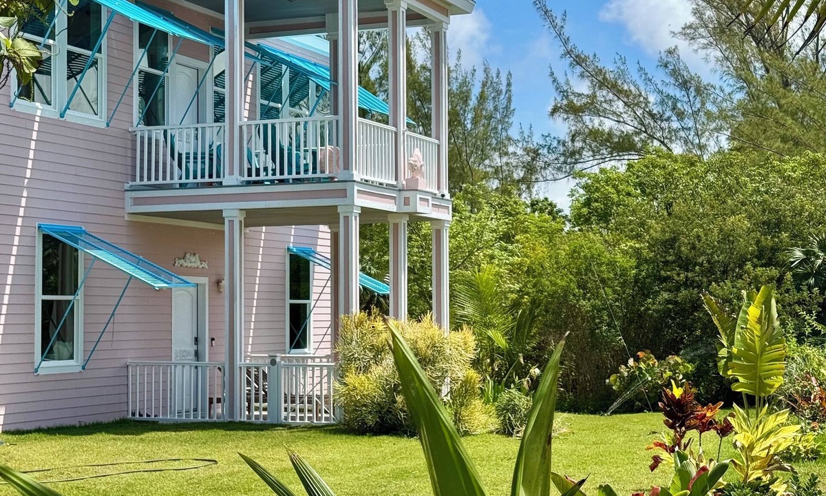 Bahama Palm Shores Villa | SPECTACULAR OCEAN VIEWS 🌊Kayak, Starlink, Generator, Beach, Pickleball