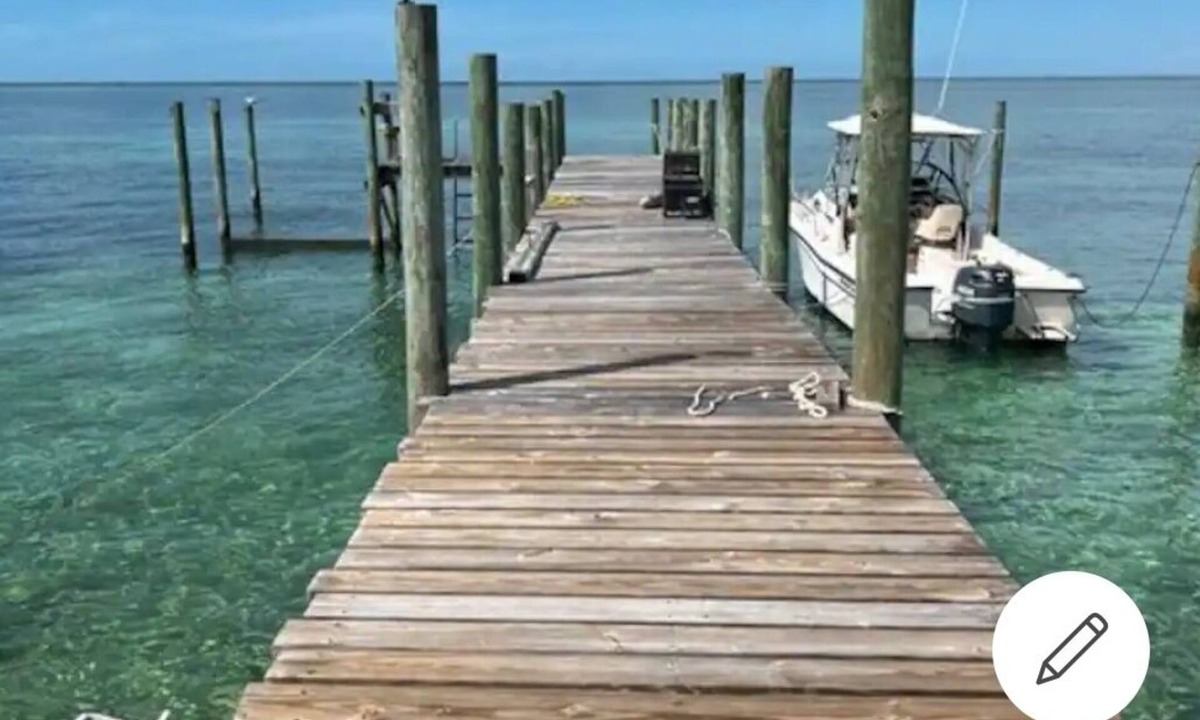 Treasure Cay Cottage | Spectacular sunsets , located on the sea of Abaco. Everything walking distance