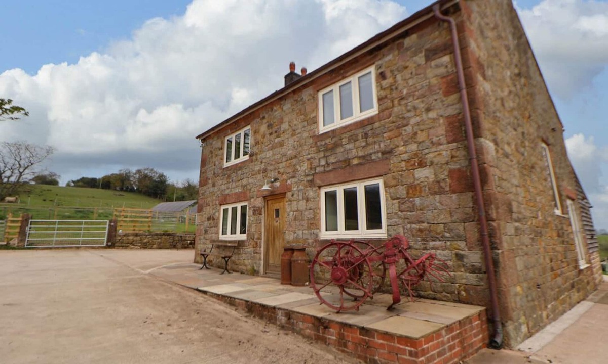 Horton House | Sprinks Farm, Biddulph Moor