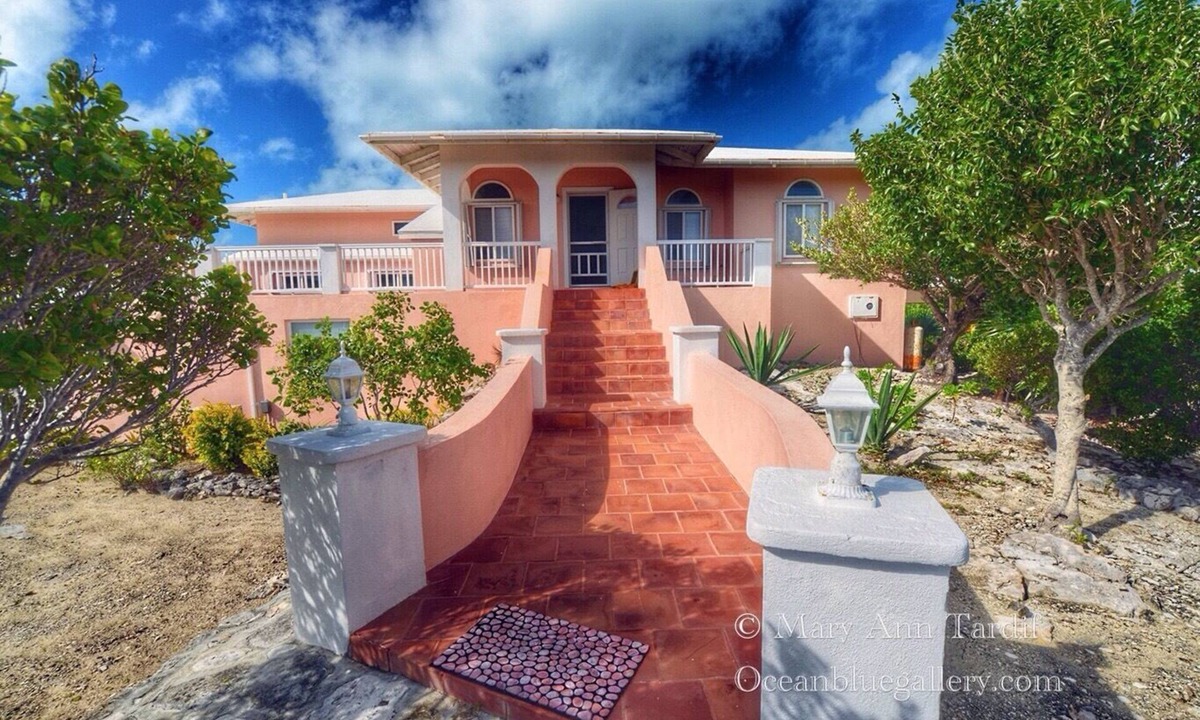 Staniel Cay House | STANIEL CAY 4BR/3BA BEACHFRONT Private Vacation Home "Gibraltar" - 2026 Refresh!