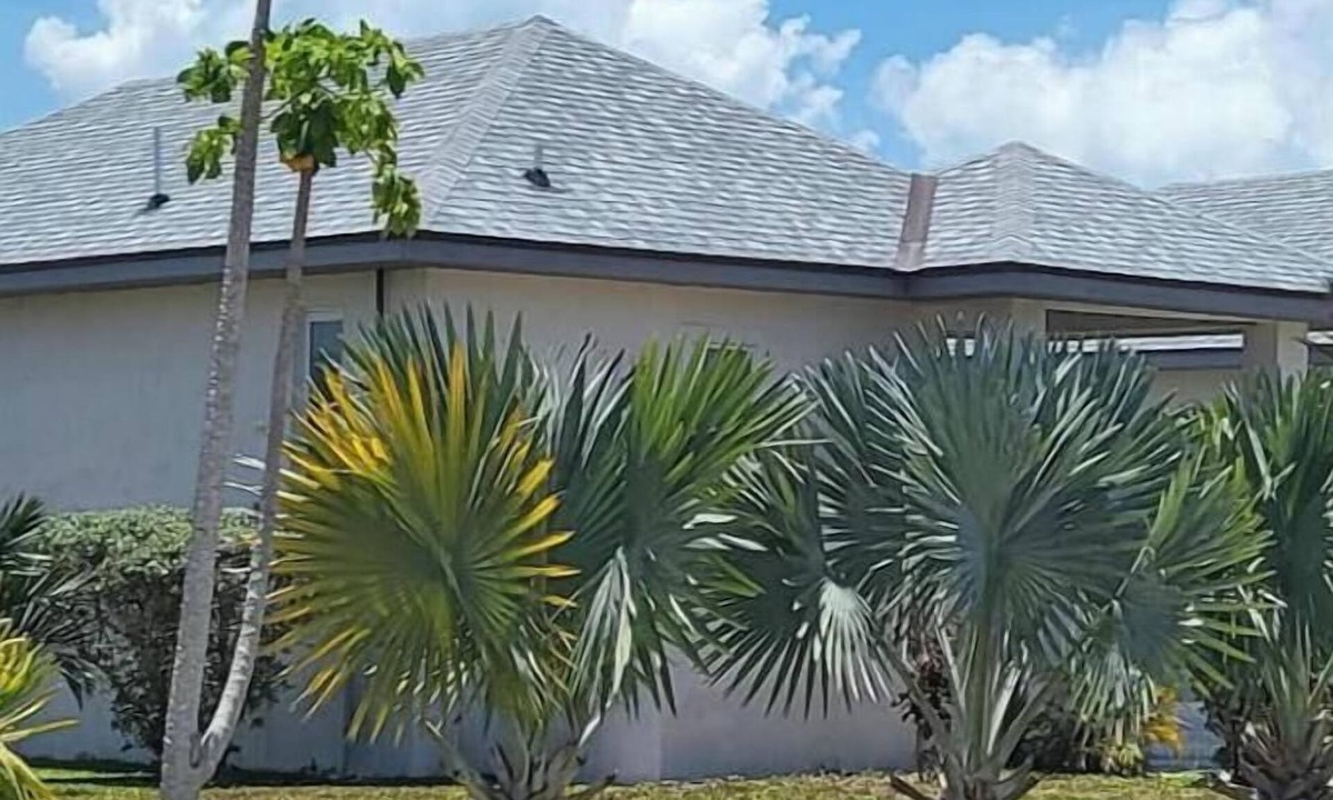 New Bight House | Strawberry Bungalow On Fountain Bay