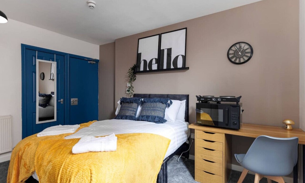 Middlesbrough Apartment | Studio 5 City Centre Fast WiFi Smart TV