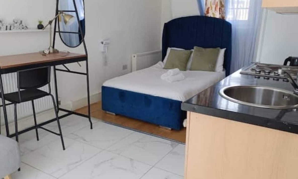 Camden Town with Primrose Hill Apartment | Studio Flat 8 – Peaceful Oasis in Camden Parkway