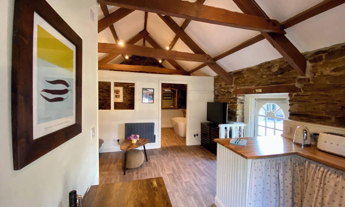 Saltash Apartment | Studio on hidden Cornish farm