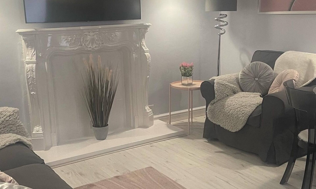 Belper Apartment | Stunning 2 Double Bedroom Spacious Apartment in a Beautiful Courtyard