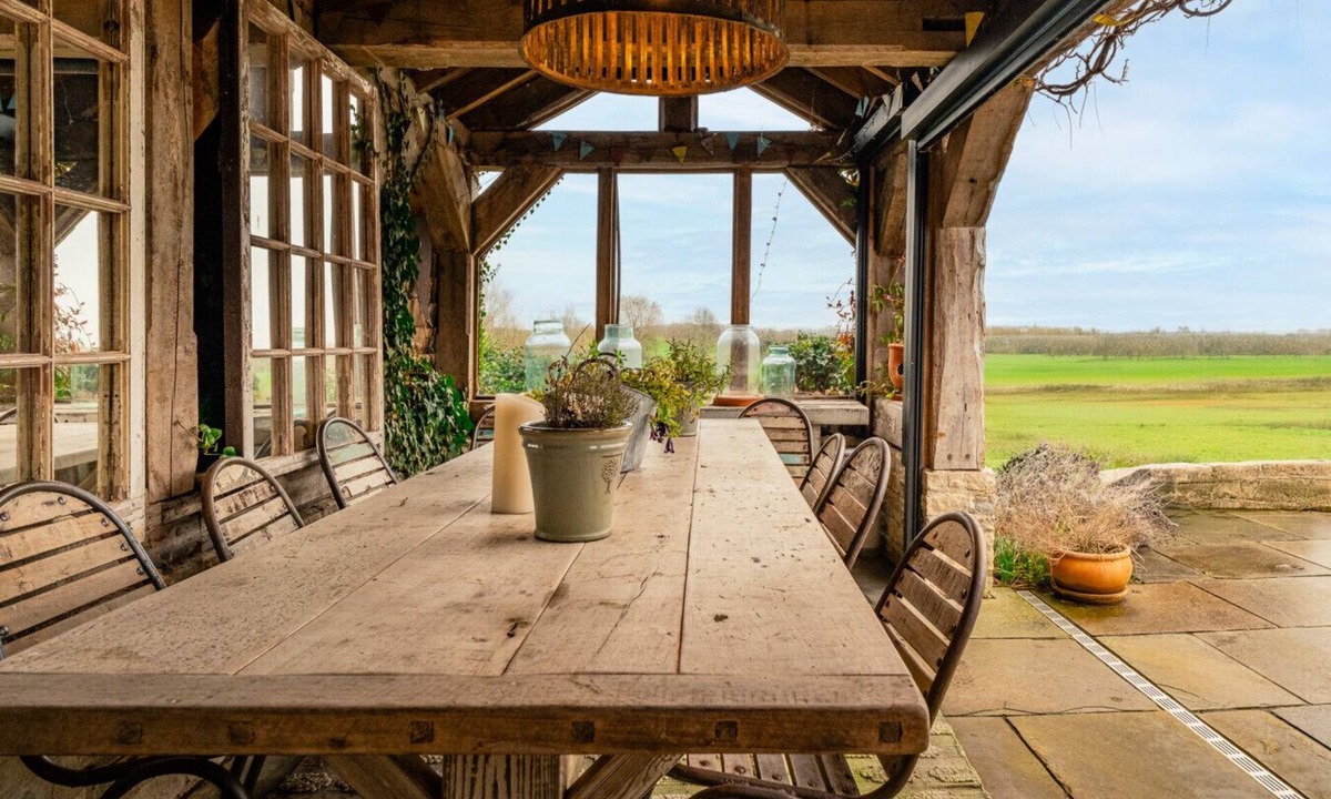 Cuddesdon Cottage | Stunning 6 Bed Cottage & Annexe in Oxfordshire