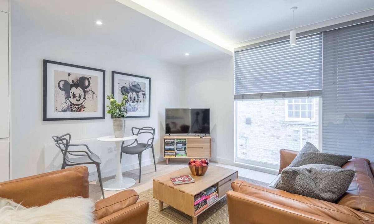 Cambridge City Centre Apartment | Stunning Central Apt - With Parking!