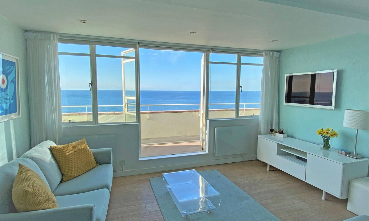 Seafront Apartment | Stunning Seafront Penthouse w/Private Sun Terrace & Direct Panoramic Sea Views
