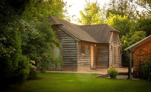 Buxted Apartment | Stunning Studio Barn