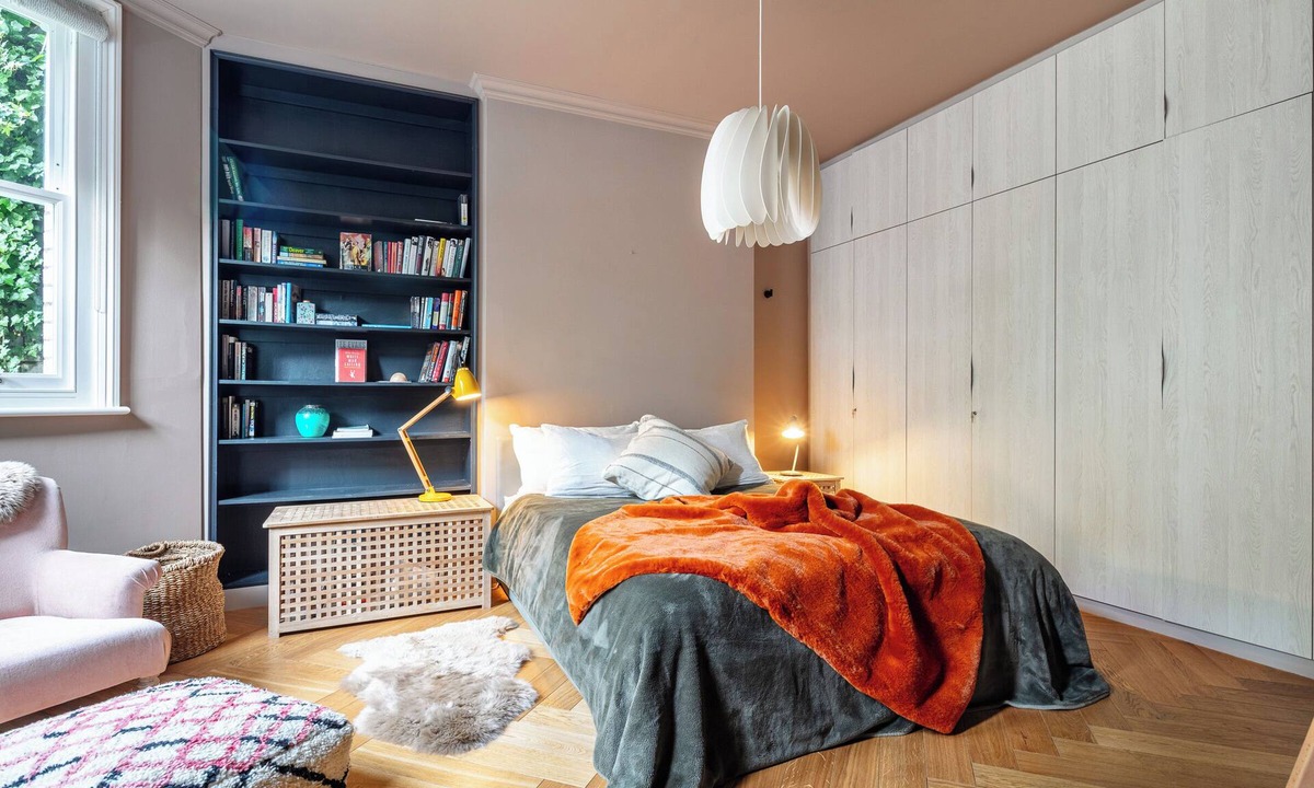 Belsize Apartment | Stylish 2-3 Bed with Garden studio | Sleeps 6 | Belsize Park/Hampstead