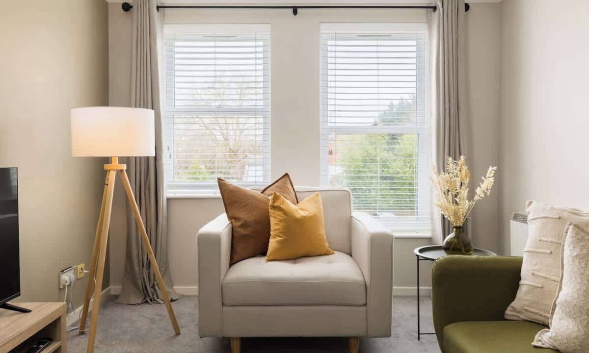 Leamington Spa Apartment | Stylish 2-bed Stay in Leamington Spa w/Free Parking