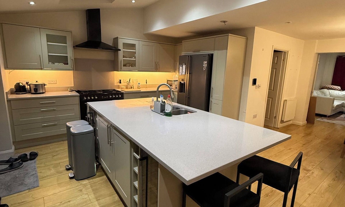 Bray on Thames House | Stylish 3 bedroom home near Legoland Windsor Castle London Heathrow & Near River